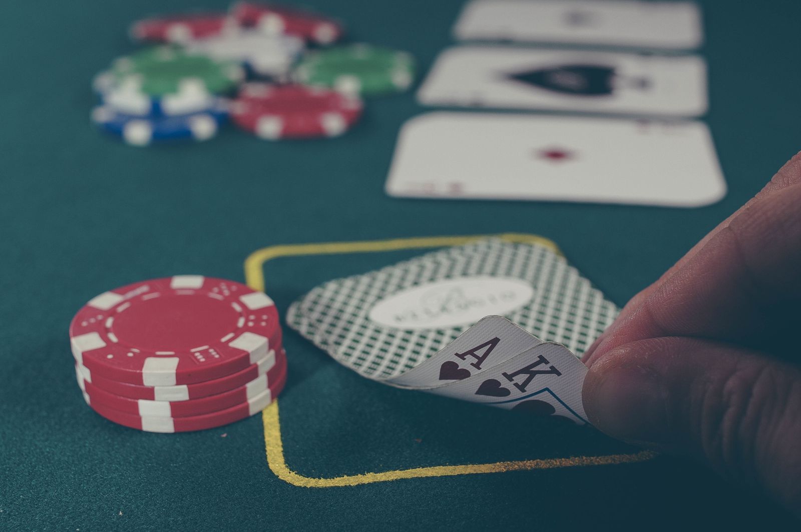 Online Gambling and Live Dealer Games The Authentic Casino Experience